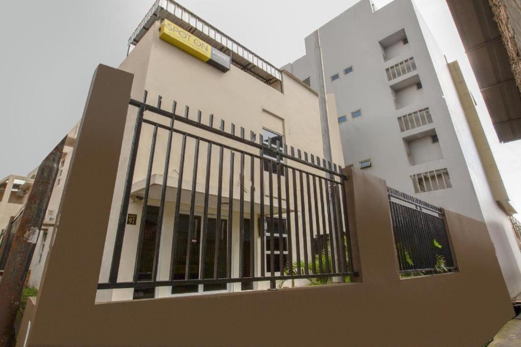 Reddoorz Syariah Near Transmart Mall Palembang Exterior foto